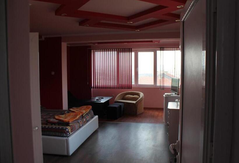 سوئیت 2 خوابه, Family Hotel Ludo