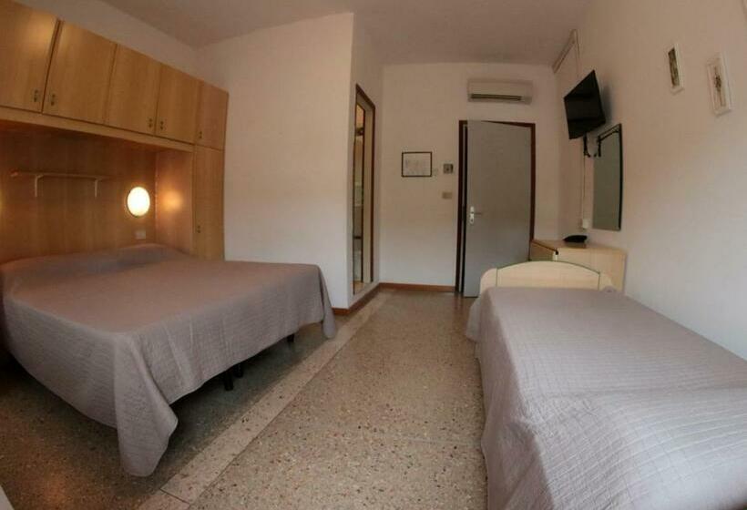 标准间, Albergo Rosa