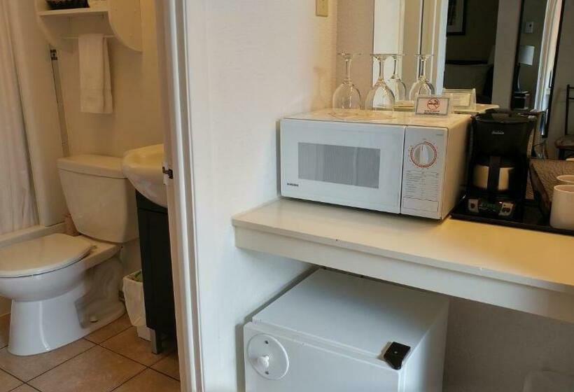 Standard Szoba, Motel De L'outlet