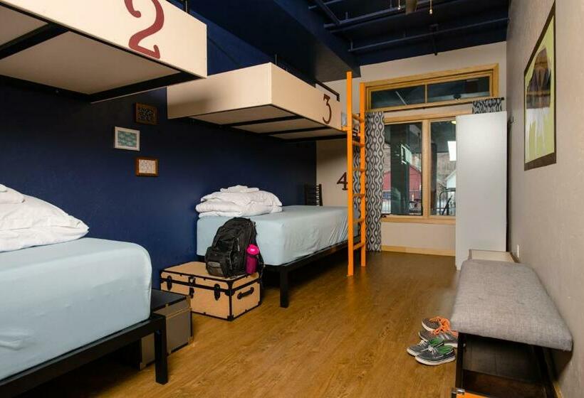 공동 객실, The Bunkhouse