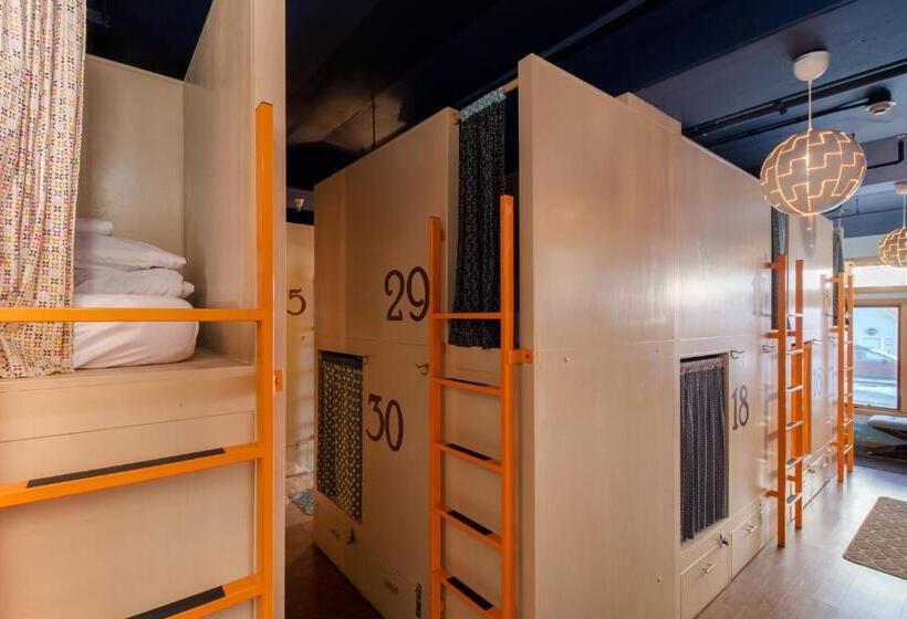 공동 객실, The Bunkhouse