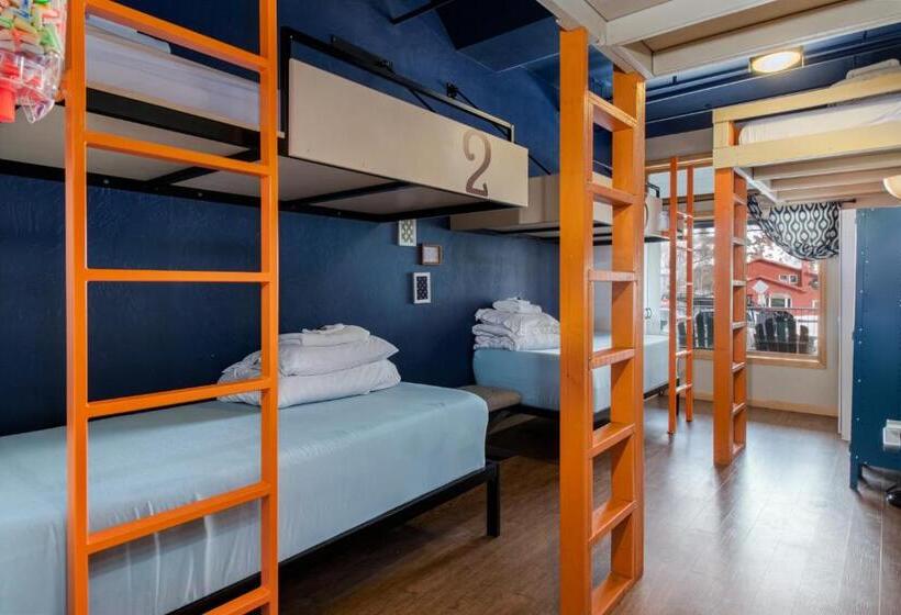 공동 객실, The Bunkhouse