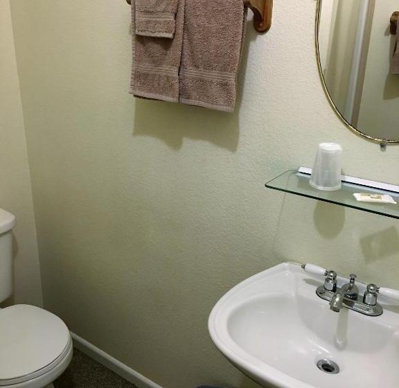 Номер Стандарт, Hunters Lodge Motel