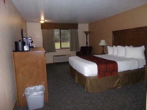 غرفة ديلوكس سرير ملكى, Cowlitz River Lodge