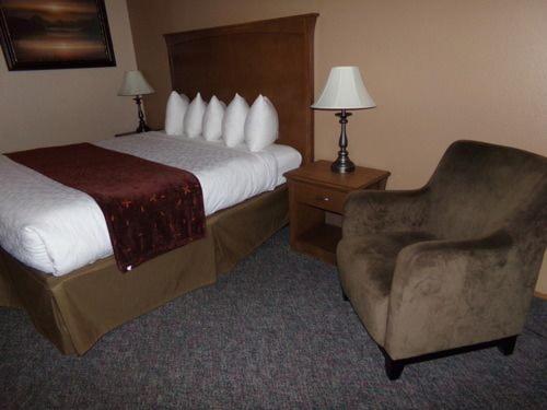 חדר דחוקס עם מיטת קינג, Cowlitz River Lodge