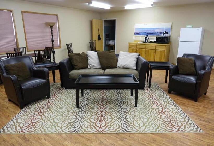 استوديو إدارى, Cowlitz River Lodge