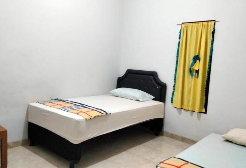 Standard Room with Terrace, Homestay Rumah Bahagia Cepor