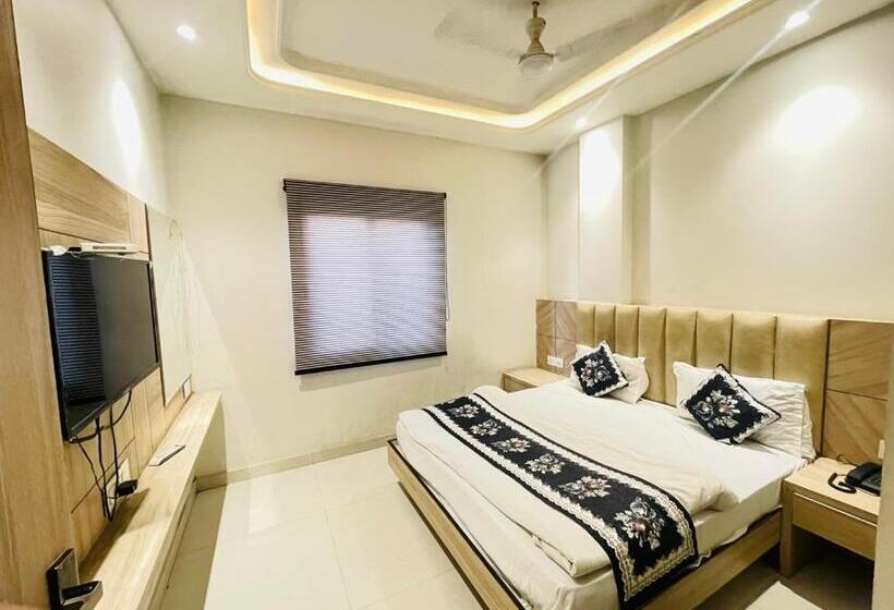 Номер Deluxe, Gurmehar
