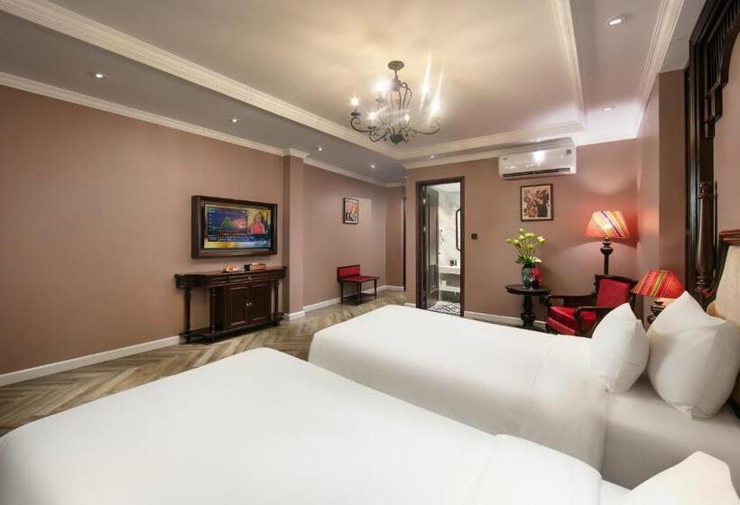 سوییت خانوادگی, Acoustic Premium Hotel & Spa