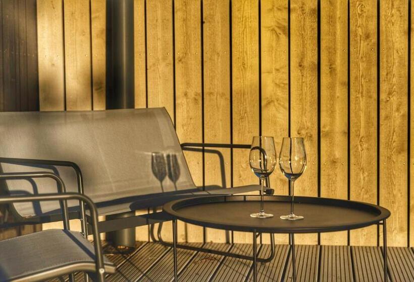 آپارتمان 1 خوابه, Gaujaclub   2 And 3 Room Design Lofts Riverside