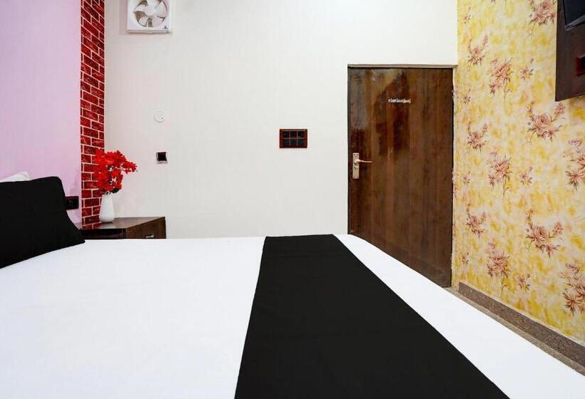 חדר קלאסי לשלושה, Oyo Hotel Guru