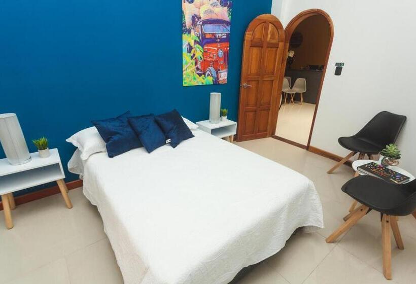 اتاق استاندارد با سرویس بهداشتی مشترک, Albore Hostel Pereira