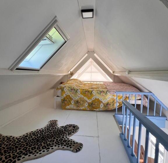 스탠다드 스튜디오 정원 전망, Lingeliefde Logement Complete Studio Met Eigen Keuken En Badkamer