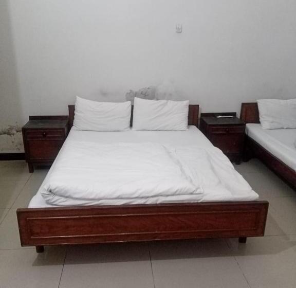 Economy Triple Room, Al Habib Islamabad