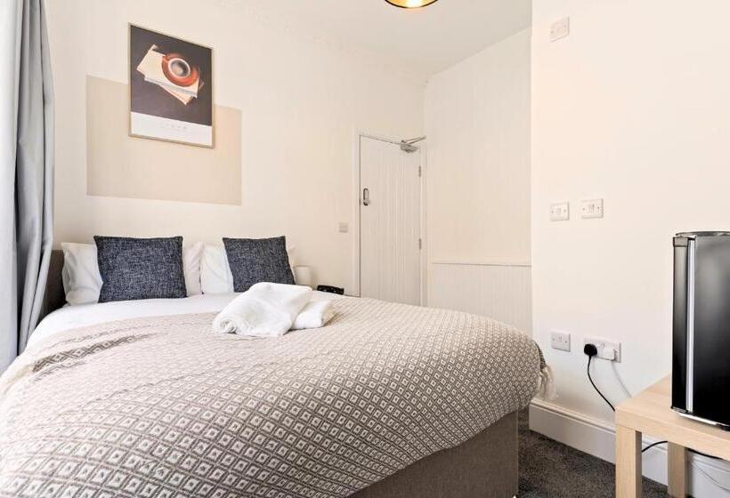 اتاق استاندارد, Suite #1   Central Location   Private Ensuite, Smart Tv, Fast Wifi And Free Parking   By Yoko Proper