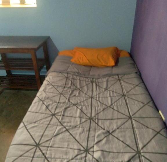 اتاق استاندارد سه نفره, Silic Hostel Camping