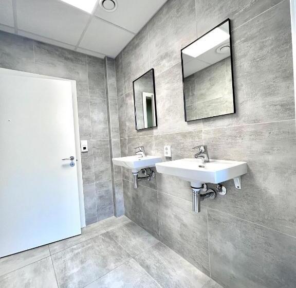 اتاق ساده سه‌ نفره, Budgetel  Kong Oscarsgate 22