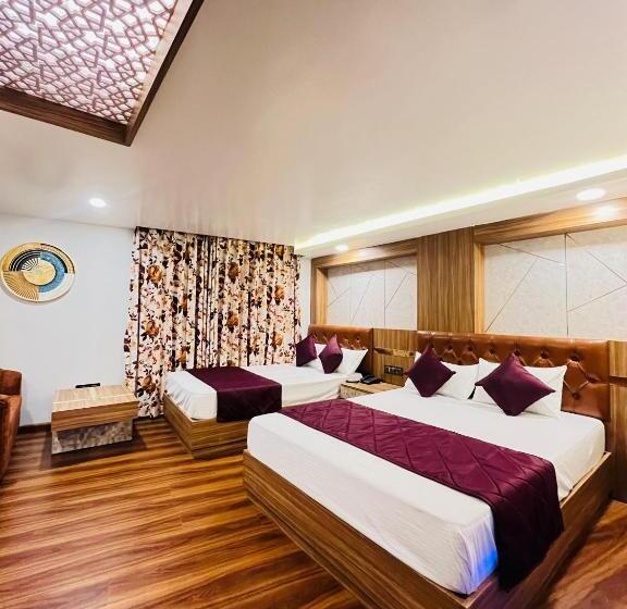 スイート（家族用）, Grg Luxury Broadway Boutique Hotel At Prime Location Mall Road Darjelling Near Mahakaal Temple