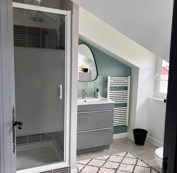 Номер Стандарт, Maison Biscaya , La Chambre 2e étage