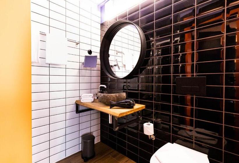 اتاق استاندارد با تخت بزرگ, Mountainlodge   Boutique House