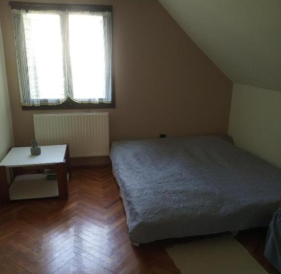 شقة غرفتين, Adél Vendégház Balatonalmádi