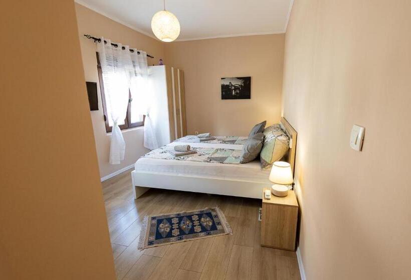 استودیوی لوکس, Kaldrma Guesthouse