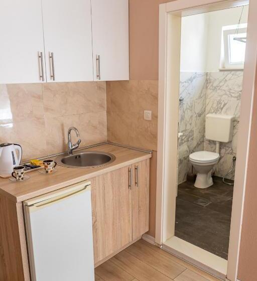 سوییت خانوادگی, Kaldrma Guesthouse