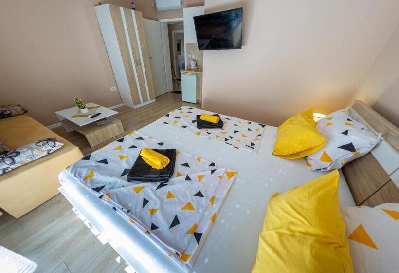 سوییت خانوادگی, Kaldrma Guesthouse