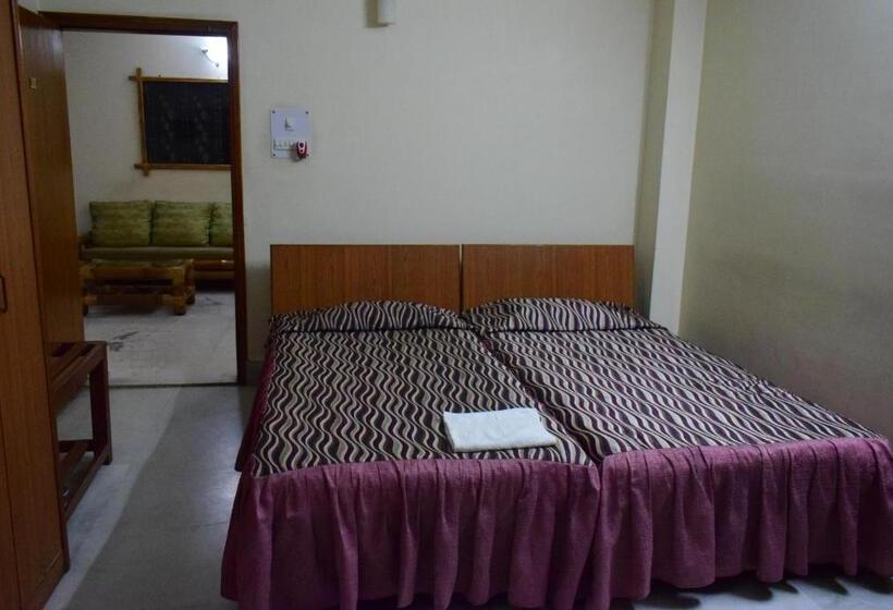اتاق لوکس, River Breeze Home A Comfort Stay