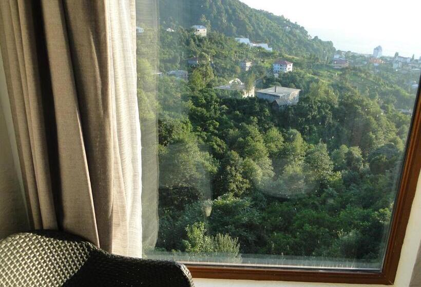 سوییت جونیور, Livada
