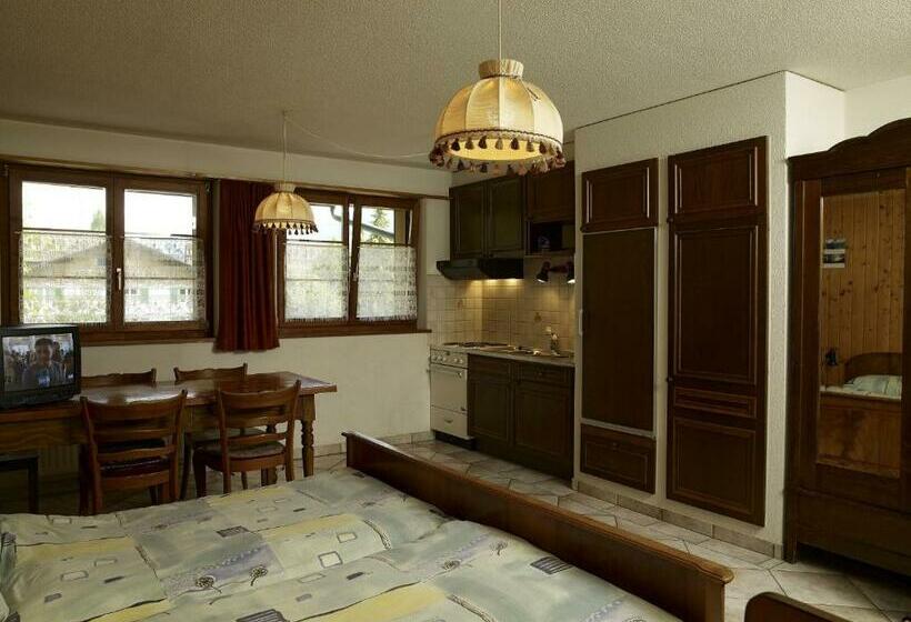 Номер Стандарт Трехместный, Hôtel Gîte Rural à 3 Km De Delémont
