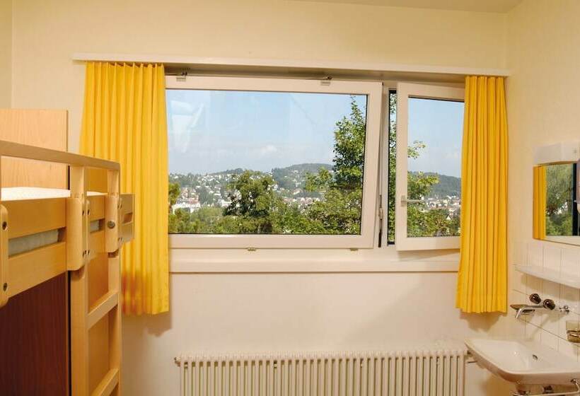 标准四人间共用浴室, St. Gallen Youth Hostel