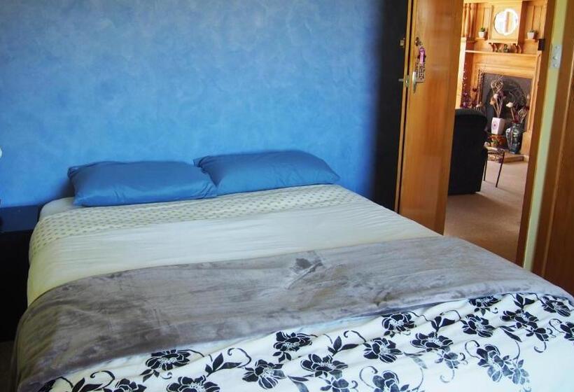 带海景的标准房, Surat Bay Lodge By The Sea/backpackers Hostel