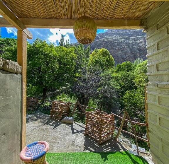اتاق استاندارد با چشم‌انداز کوهستان, Kungrah Resort Ghulkin