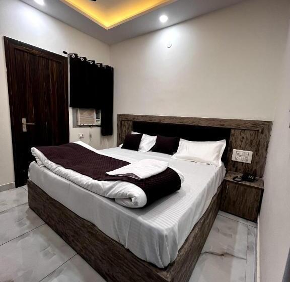 اتاق اکونومی, Fabhotel Dev Palace