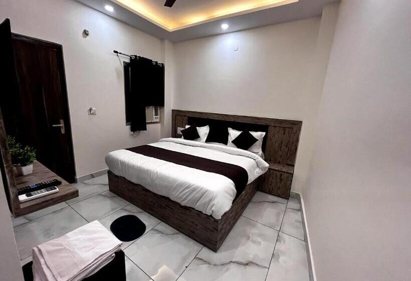 اتاق اکونومی, Fabhotel Dev Palace