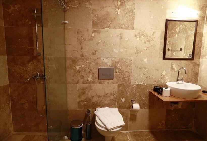 Quarto Estandar Cama King, Hydros Cave Suit