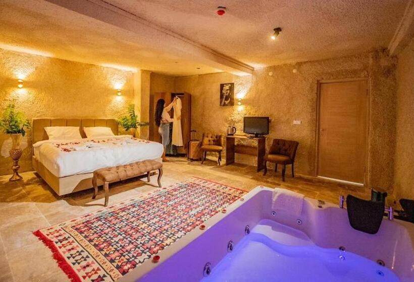 Quarto Estandar Cama King, Hydros Cave Suit