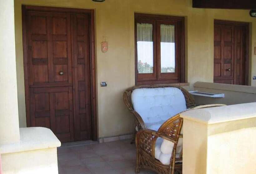اتاق سوپریور سه تخته, Il Borghetto Beach Club Resort