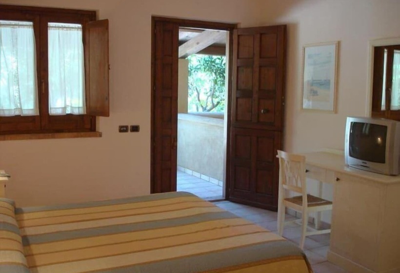 اتاق سوپریور سه تخته, Il Borghetto Beach Club Resort