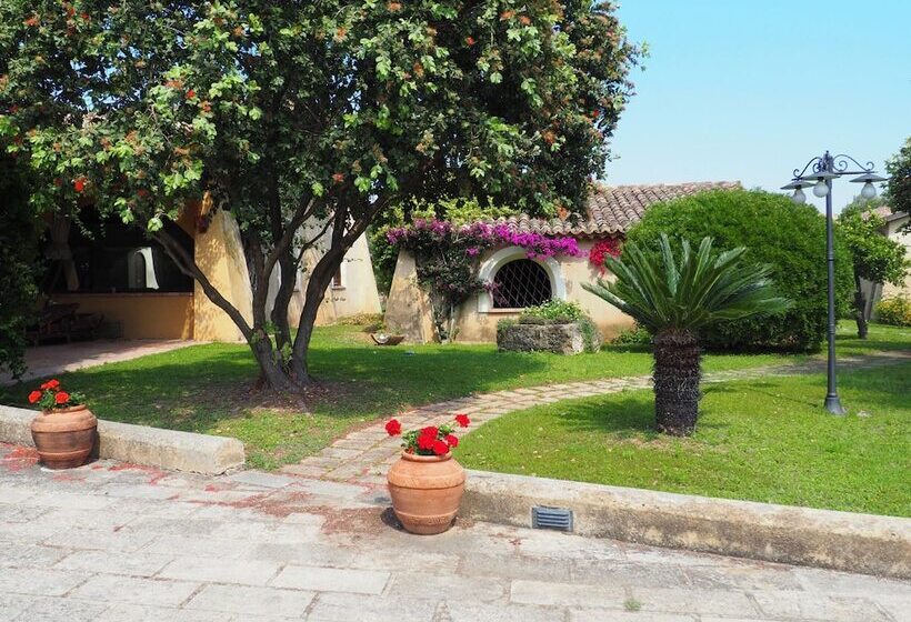 اتاق سوپریور چهار تخته, Il Borghetto Beach Club Resort