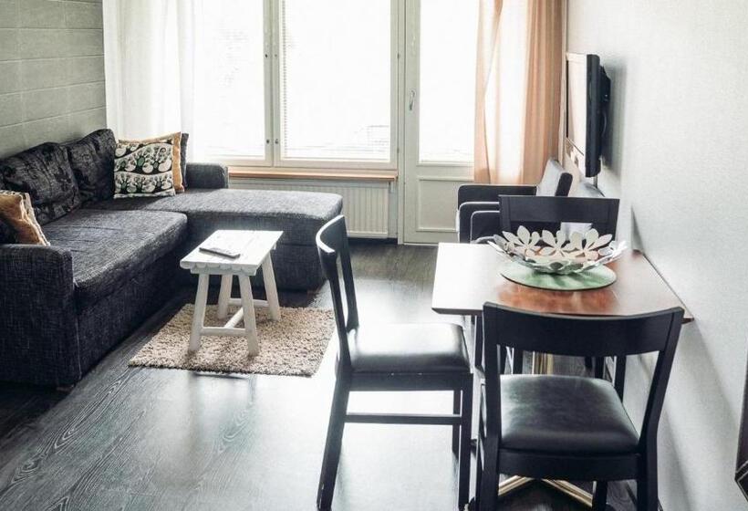Quarto Familiar, Ukko