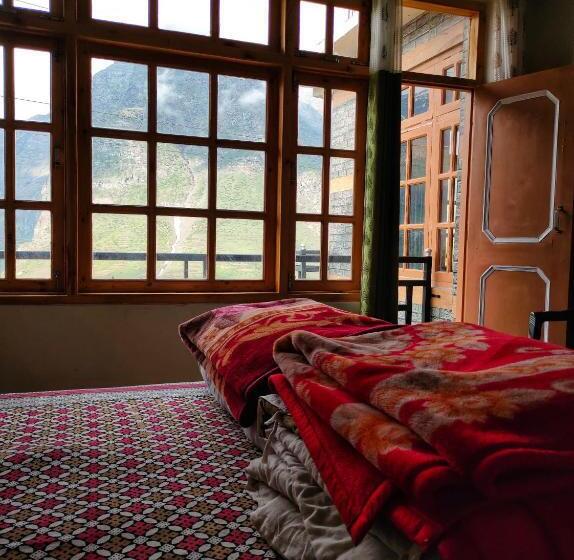 Номер Deluxe, Bros Hostel & Cafe, Sissu