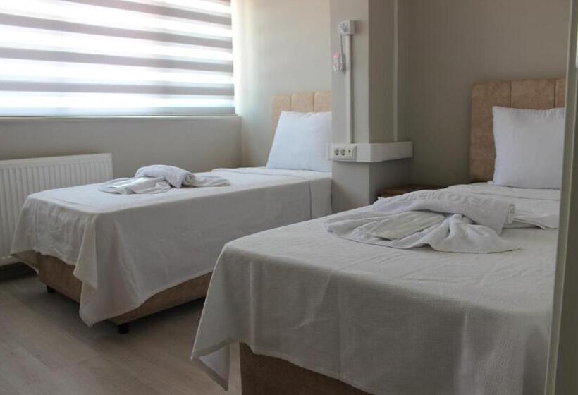 标准三人间, Polem Otel