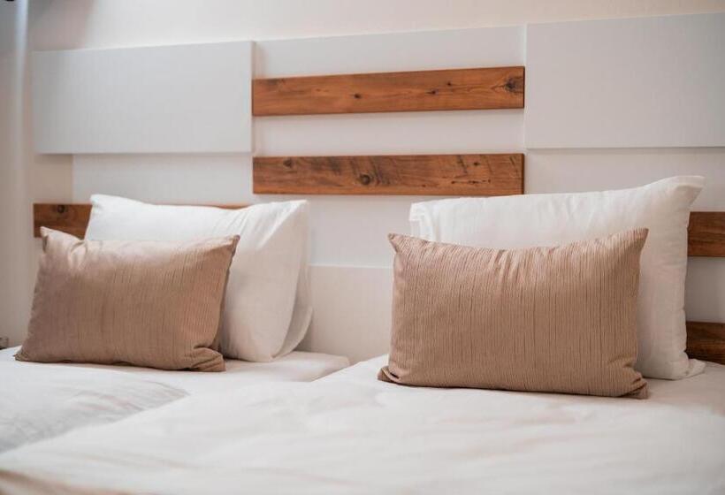 اتاق استاندارد با چشم‌انداز کوهستان, Ramallah Resort