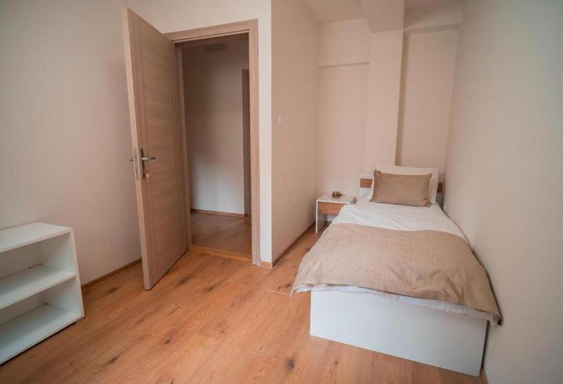 سوییت با چشم‌انداز کوه, Ramallah Resort
