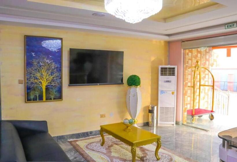 اتاق سوپریور, Madaki Executives Suites