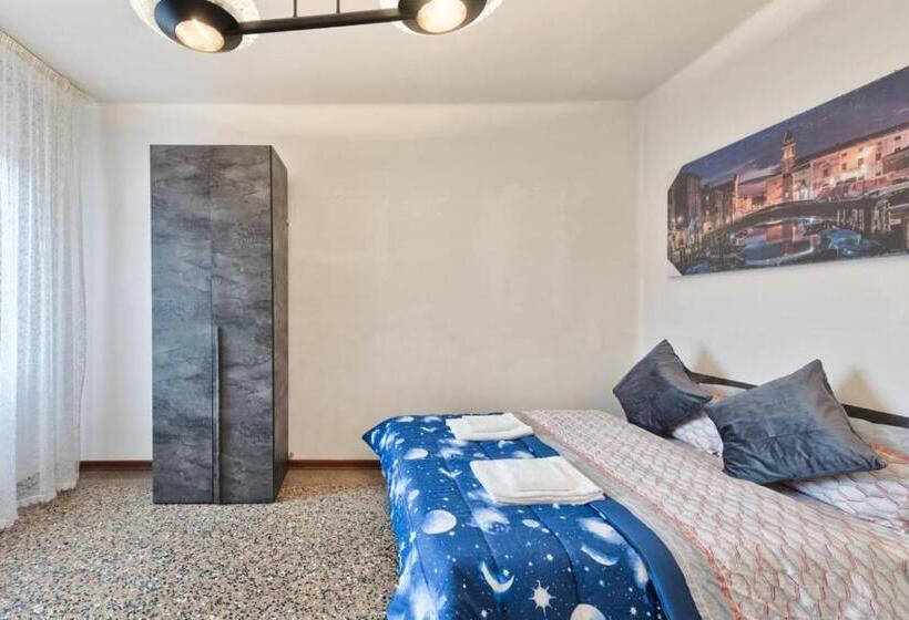 اتاق لوکس سه تخته, City Living Guest House Venice