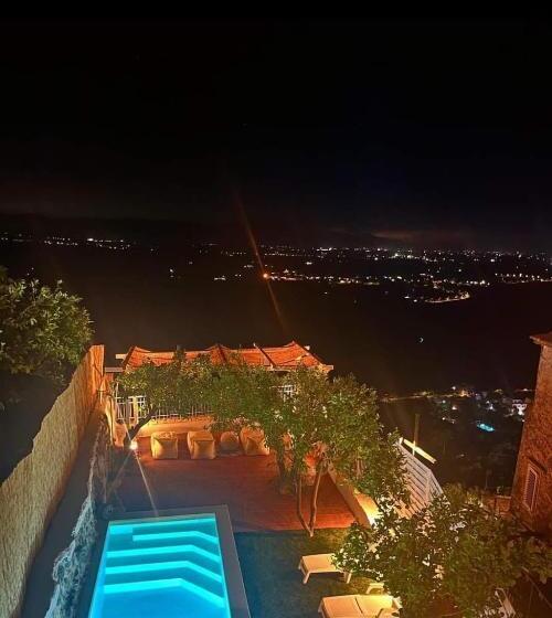 Номер Стандарт с Террасой, Oikos Guesthouse & Rooftop