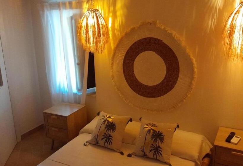 Номер Стандарт Вид на Сад, Oikos Guesthouse & Rooftop